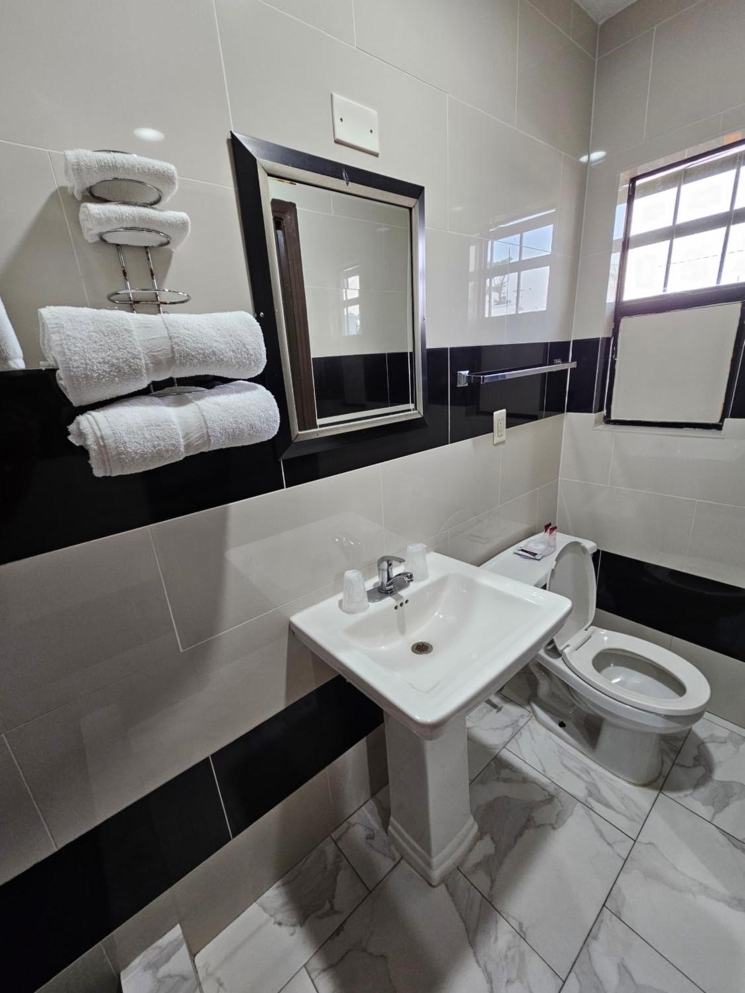 Deluxe Inn - Sarasota South Bradenton エクステリア 写真